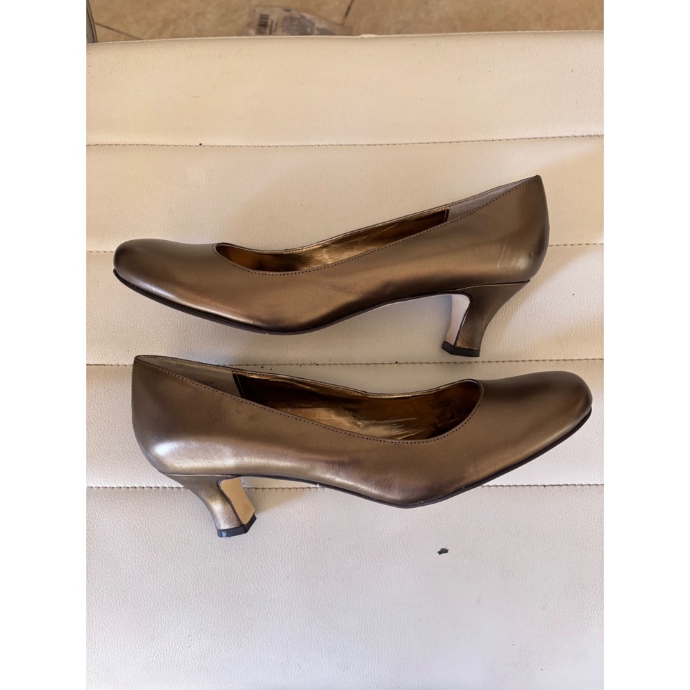 Array Bronze Metallic Leather Kitten Heel Pumps Round Toe Shoes 9M 180379 - Picture 6 of 9